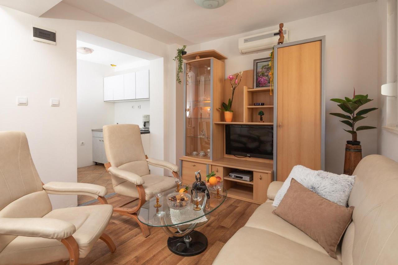 Beach Apartments "Bili Cvitak" Duće Eksteriør billede