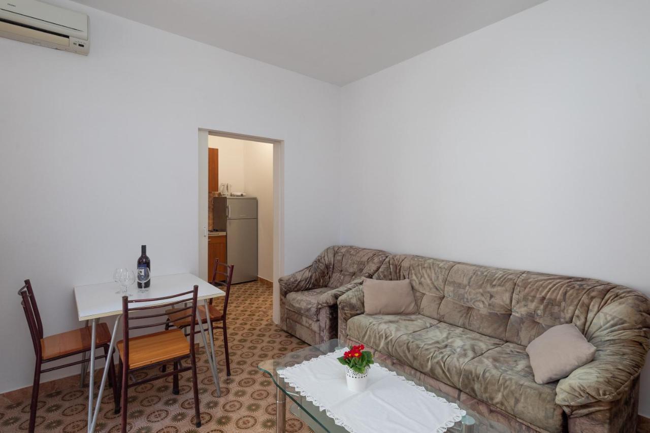 Beach Apartments "Bili Cvitak" Duće Eksteriør billede
