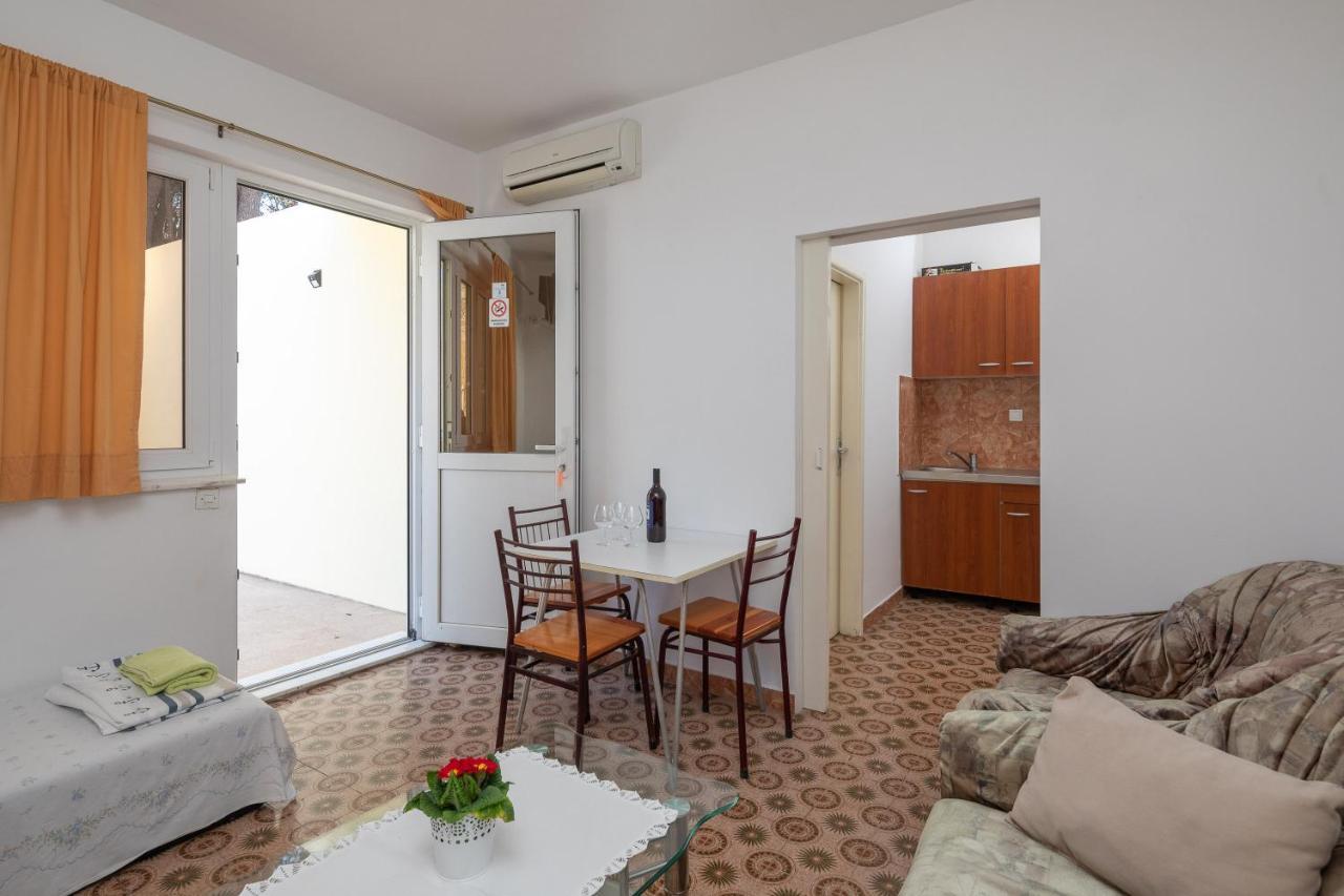 Beach Apartments "Bili Cvitak" Duće Eksteriør billede
