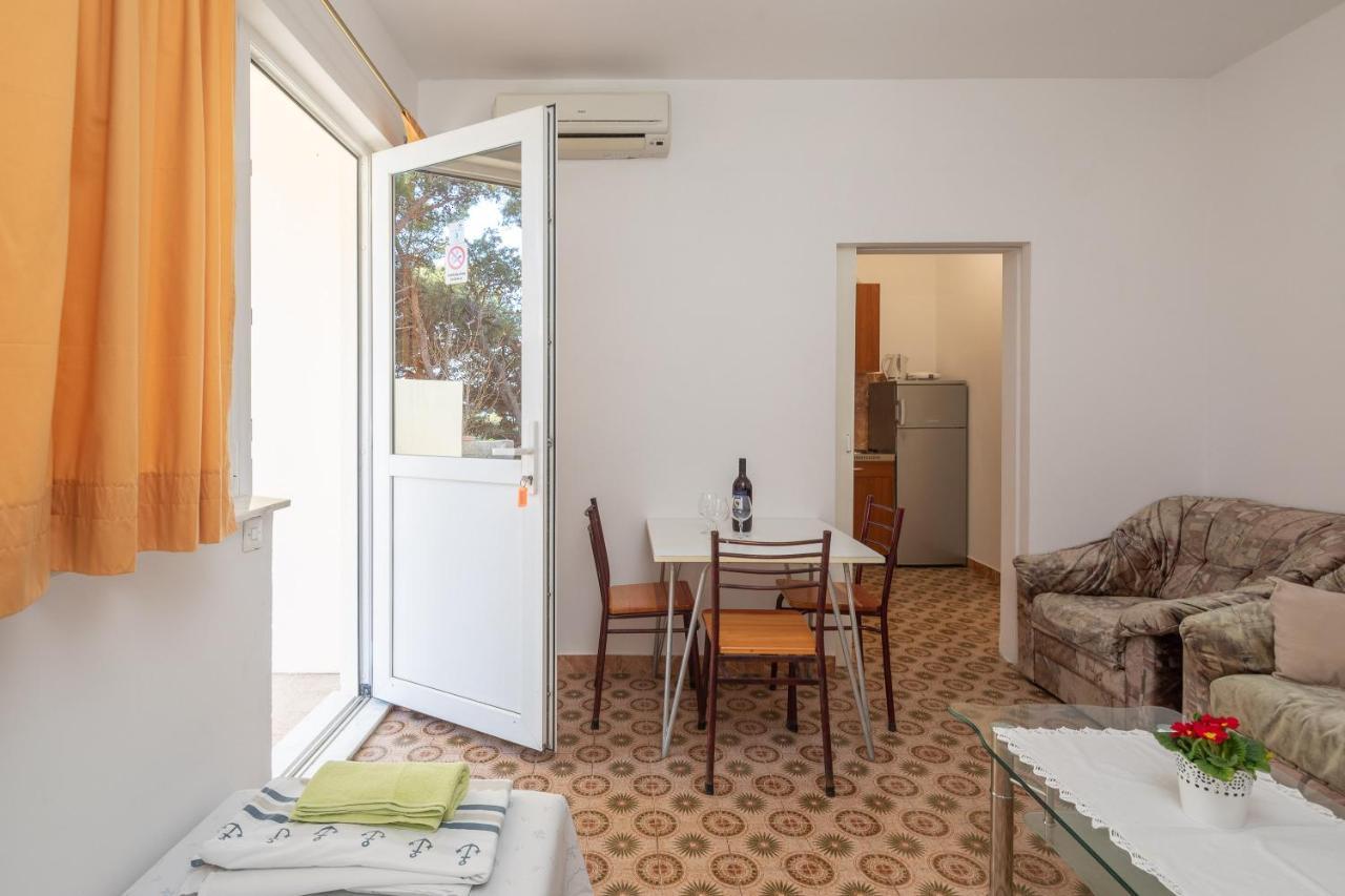 Beach Apartments "Bili Cvitak" Duće Eksteriør billede